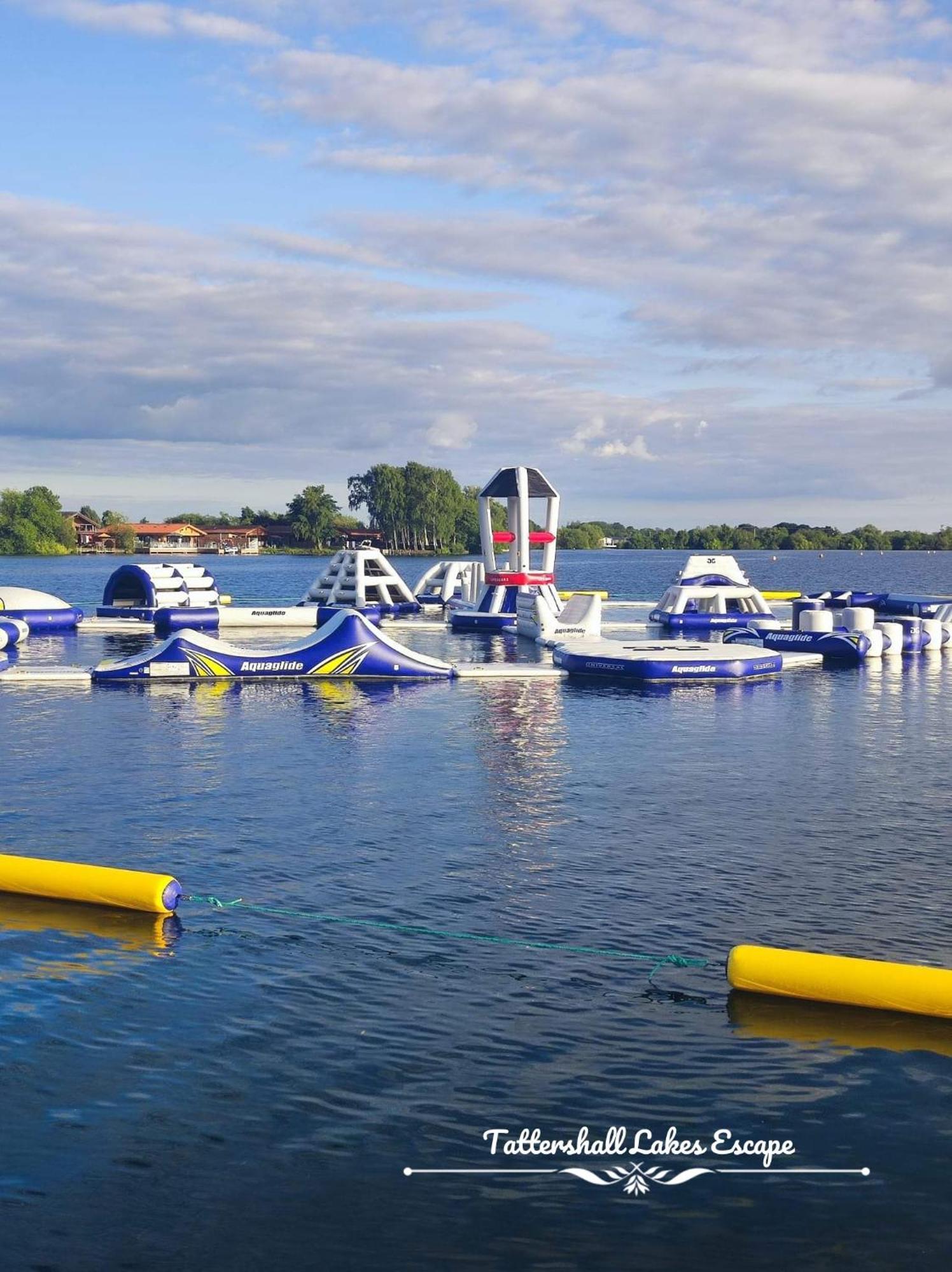 Meridian Tattershall Lakes Escape - Lakeside Lodge Caravan With A Fishing Peg Luxury Hot Tub Exterior foto